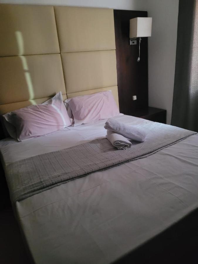 Guest House La Plaza Luanda Esterno foto
